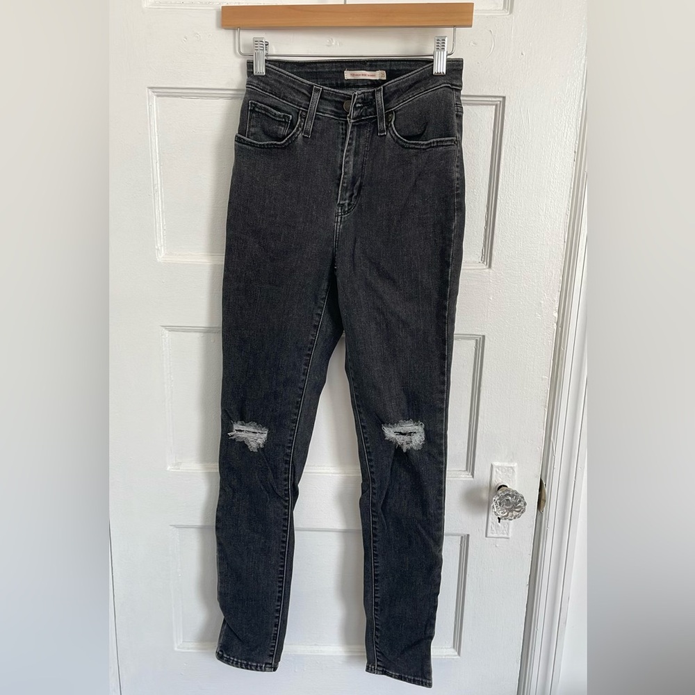 Levi’s black skinny jeans